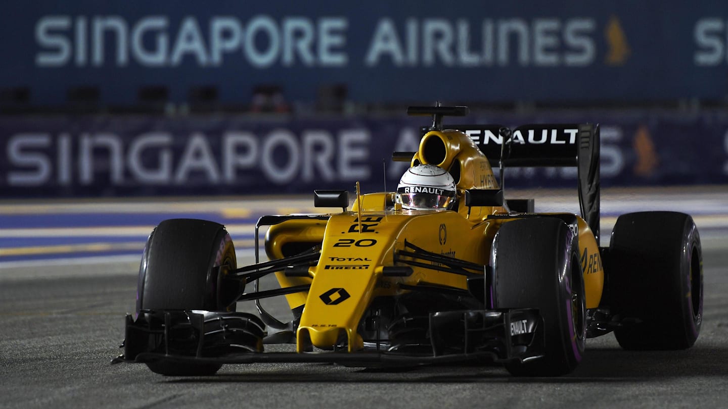 Kevin Magnussen (DEN) Renault Sport F1 Team RS16 on the grid at Formula One World Championship,
