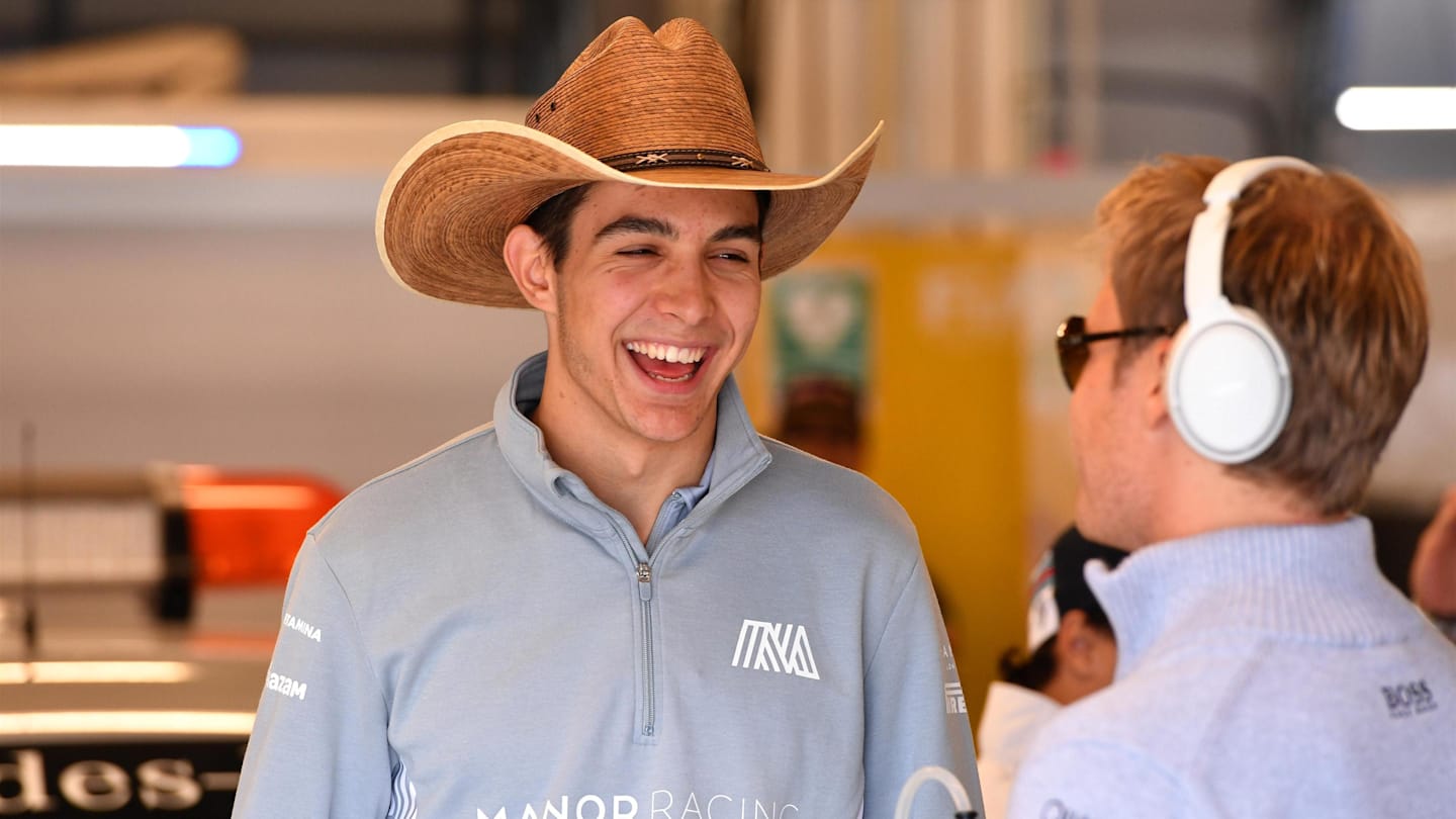 Esteban Ocon (FRA) Manor Racing and Nico Rosberg (GER) Mercedes AMG F1 on the drivers parade at