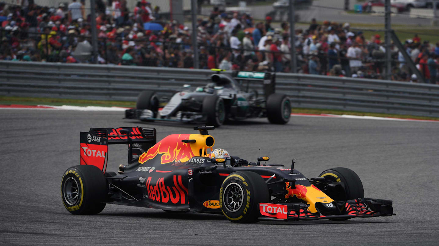 Daniel Ricciardo (AUS) Red Bull Racing RB12 at Formula One World Championship, Rd18, United States