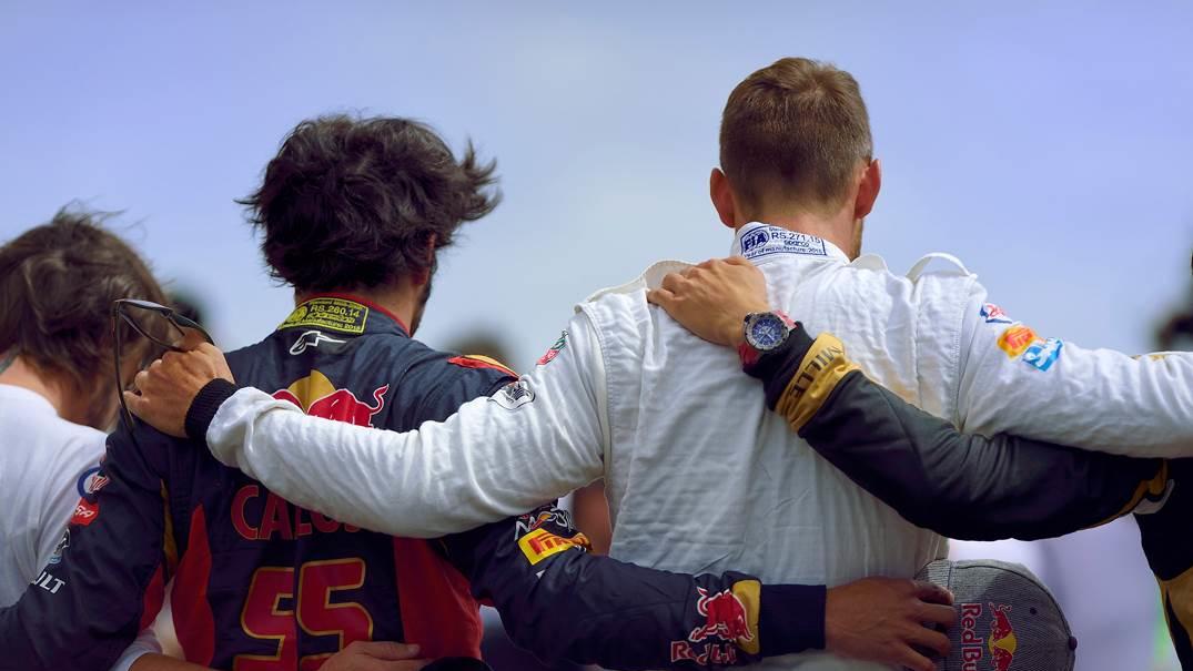 A minute's silence for Jules Bianchi, Hungaroring, July 26, 2015 © FOWC Ltd
