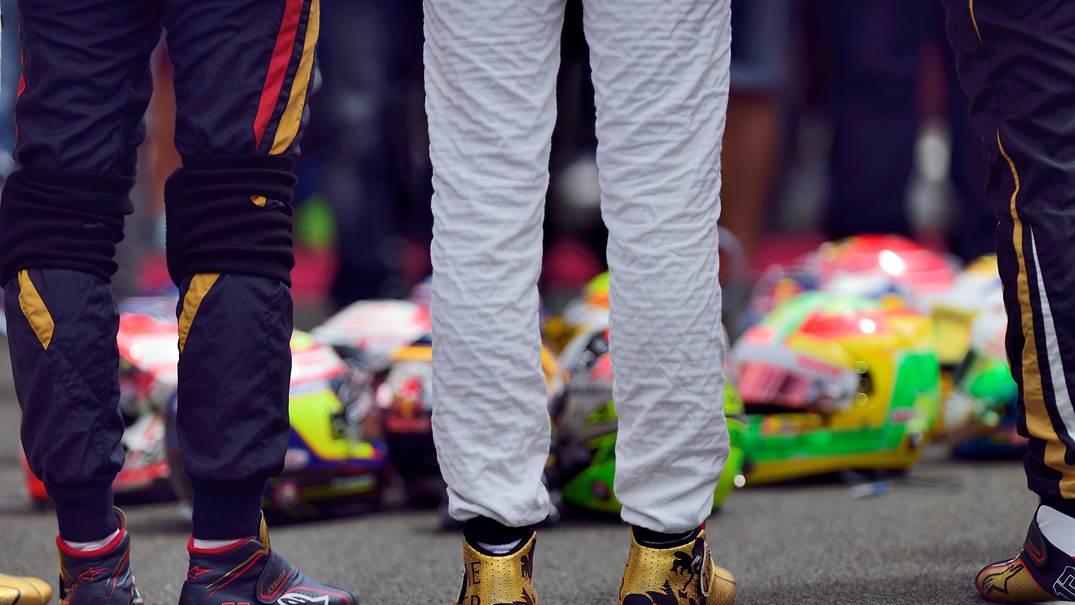 A minute's silence for Jules Bianchi, Hungaroring, July 26, 2015 © FOWC Ltd