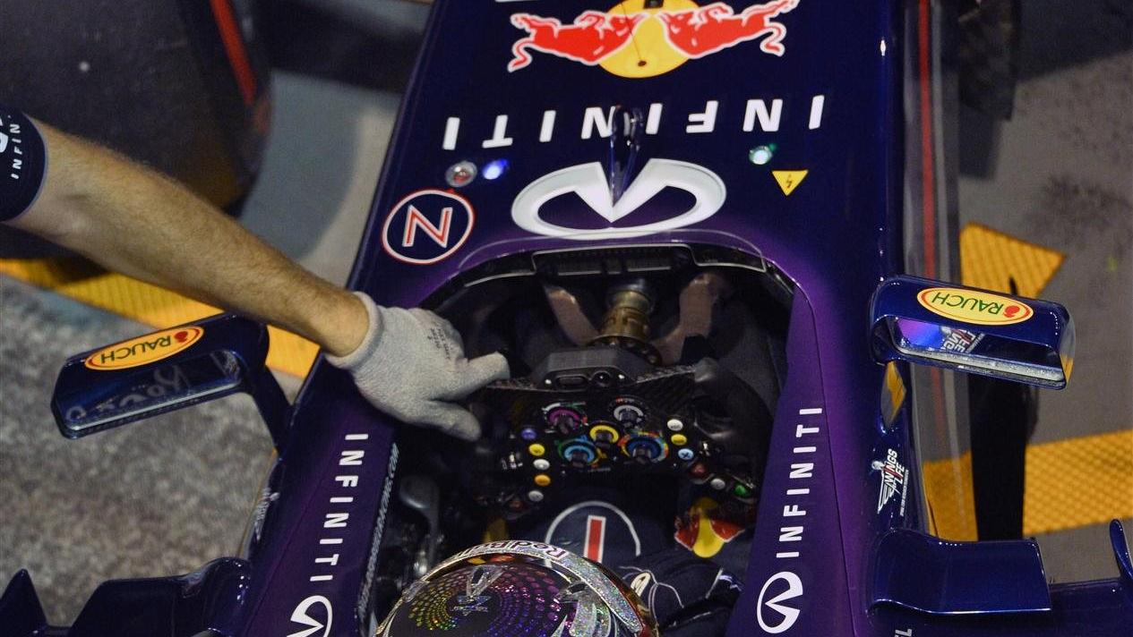 Sebastian Vettel (GER) Red Bull Racing RB9. Formula One World Championship, Rd13, Singapore Grand Prix, Qualifying, Marina Bay Street Circuit, Singapore, Saturday, 21 September 2013 © Sutton Images. No reproduction without permission