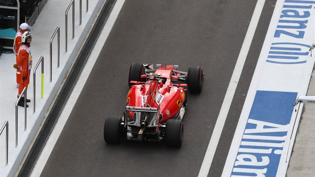 Kimi Raikkonen (FIN) Ferrari SF15-T at Formula One World Championship, Rd15, Russian Grand Prix, Qualifying, Sochi Autodrom, Sochi, Krasnodar Krai, Russia, Saturday 10 October 2015. © Sutton Motorsport Images