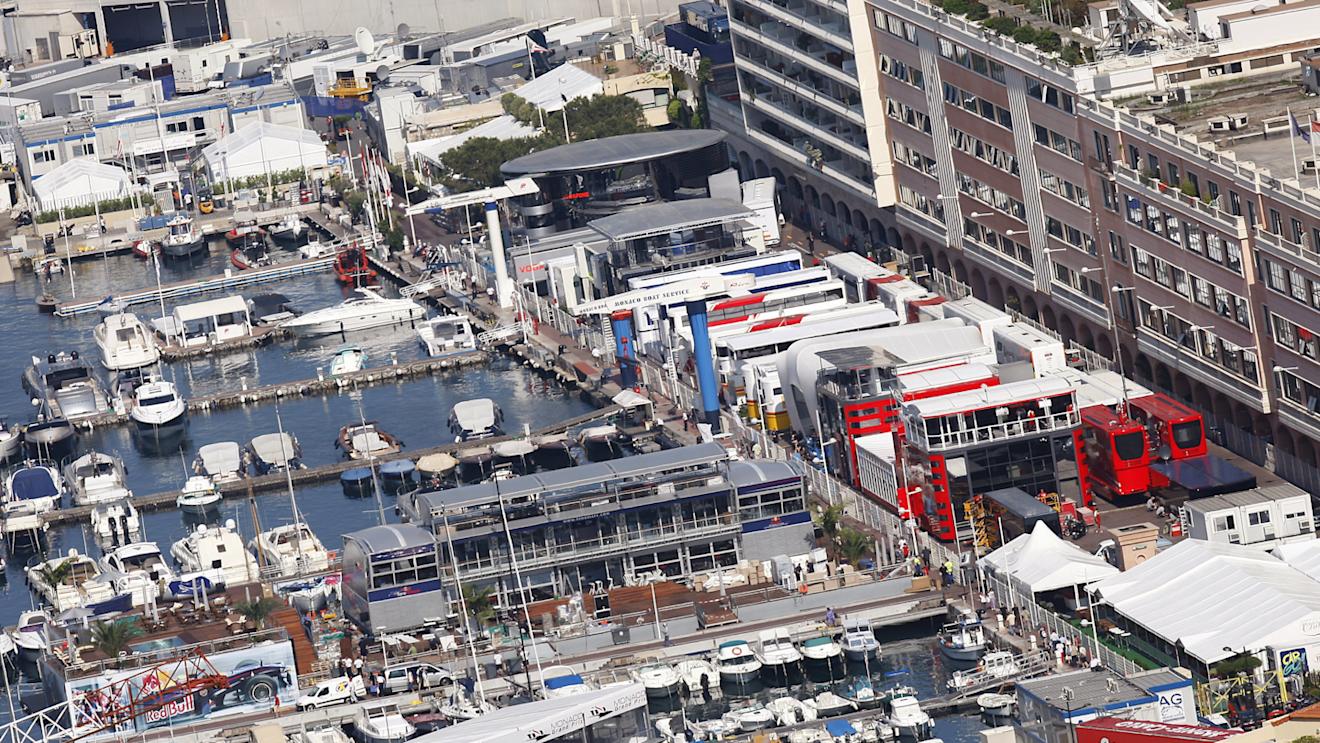 The paddock is assembled adjacent to the harbour. © LAT Photographic