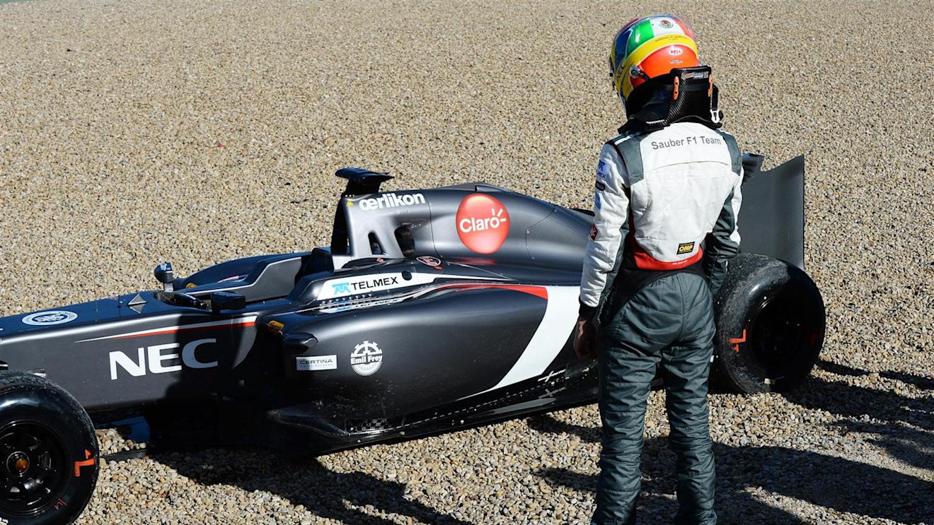 Esteban Gutierrez (MEX) Sauber C33 in the gravel. Formula One Testing, Jerez, Spain, Day Two, Wednesday, 29 January 2014. © Sutton Images