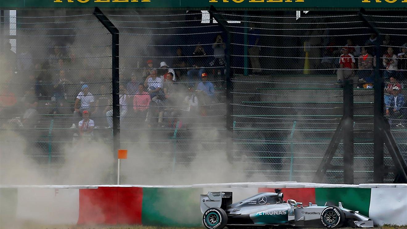 Lewis Hamilton (GBR) Mercedes AMG F1 W05 crashes in FP3. Formula One World Championship, Rd15, Japanese Grand Prix, Qualifying, Suzuka, Japan, Saturday, 4 October 2014