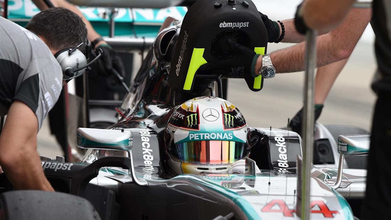 Lewis Hamilton (GBR) Mercedes AMG F1 W05. Formula One World Championship, Rd15, Japanese Grand Prix, Qualifying, Suzuka, Japan, Saturday, 4 October 2014