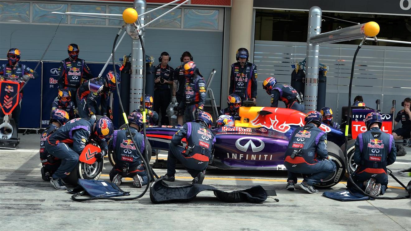 Daniel Ricciardo (AUS) Red Bull Racing RB10 makes a pit stop. Formula One Testing, Day Two, Bahrain International Circuit, Sakhir, Bahrain, Friday, 28 February 2014 © Sutton Images. No reproduction without permission