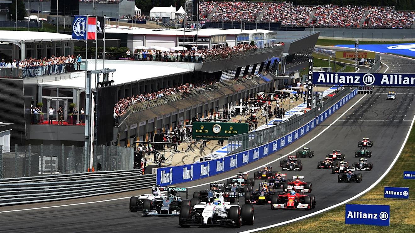 Felipe Massa (BRA) Williams FW36 leads at the start of the race. Formula One World Championship, Rd8, Austrian Grand Prix, Race, Spielberg, Austria, Sunday, 22 June 2014. © Sutton Images