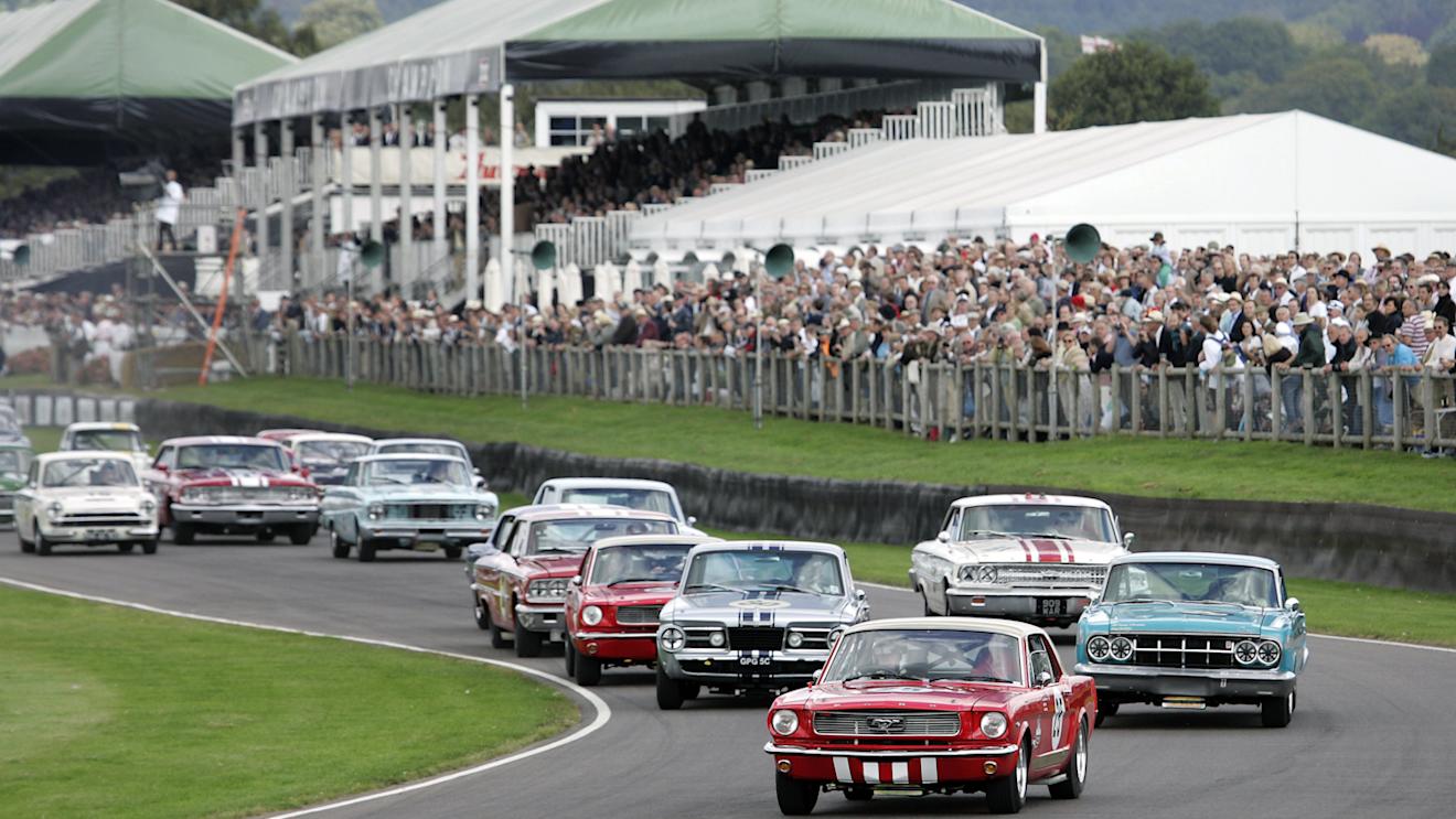 Ford Mustang leads the pack at Goodwood Revival. © Goodwood
