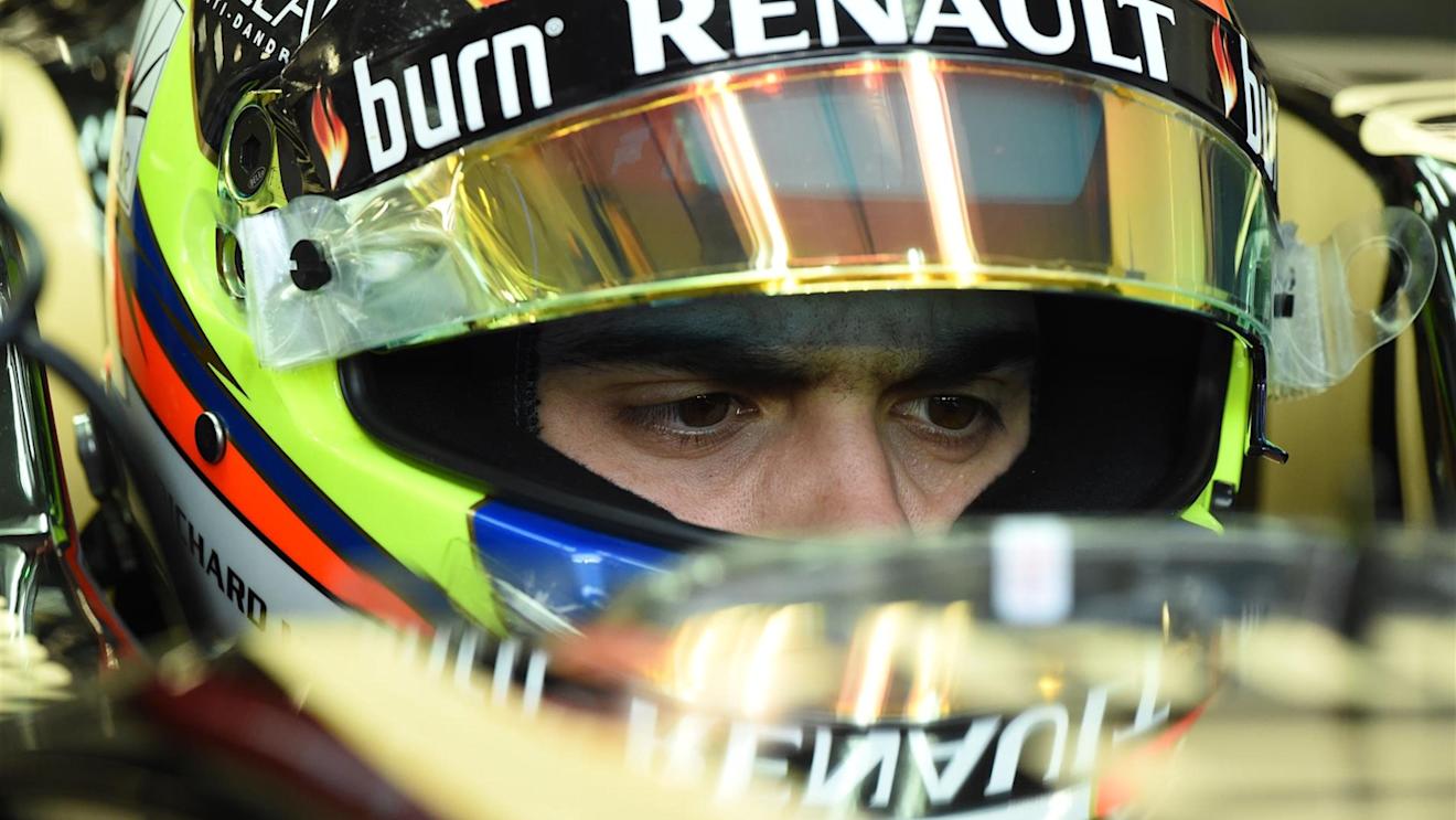 Pastor Maldonado (VEN) Lotus E22. Formula One World Championship, Rd14, Singapore Grand Prix, Marina Bay Street Circuit, Singapore, Qualifying, Saturday, 20 September 2014