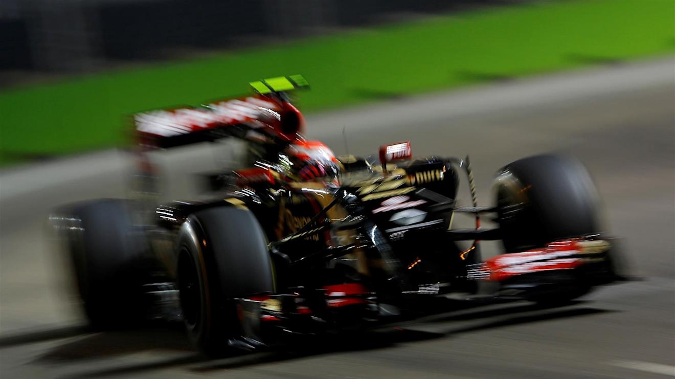 Pastor Maldonado (VEN) Lotus E22. Formula One World Championship, Rd14, Singapore Grand Prix, Marina Bay Street Circuit, Singapore, Practice, Friday, 19 September 2014