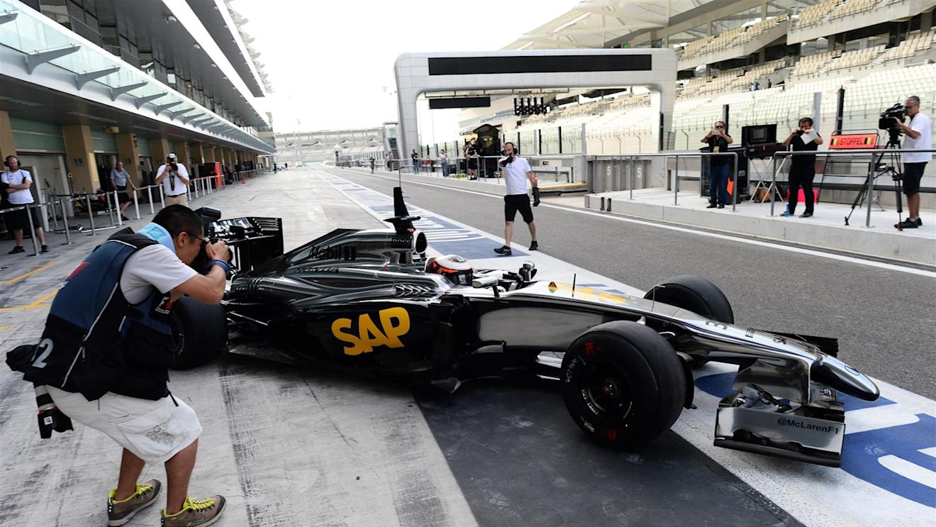 Stoffel Vandoorne (BEL) McLaren MP4-29H. Formula One Testing, Yas Marina Circuit, Abu Dhabi, UAE, Tuesday, 25 November 2014