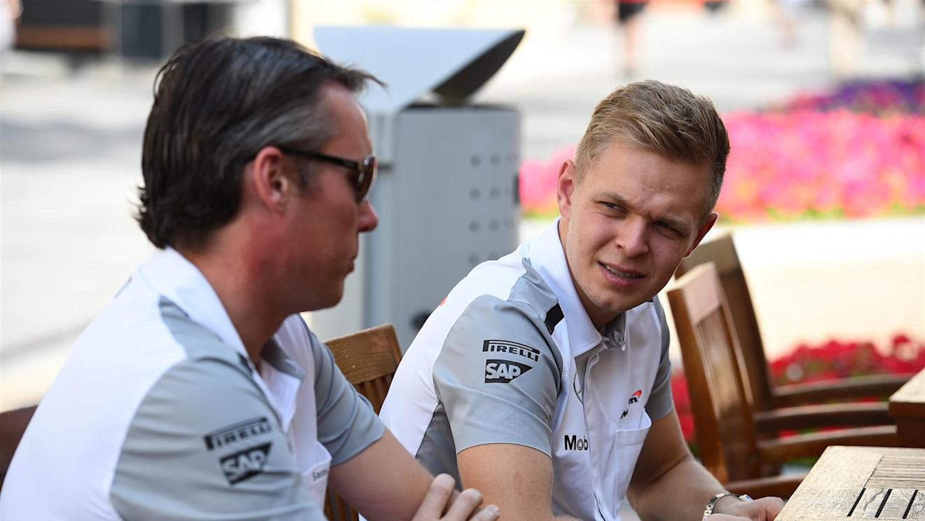 (L to R): Sam Michael (AUS) McLaren Sporting Director and Kevin Magnussen (DEN) McLaren. Formula One World Championship, Rd19, Abu Dhabi Grand Prix, Preparations, Yas Marina Circuit, Abu Dhabi, UAE, Thursday, 20 November 2014