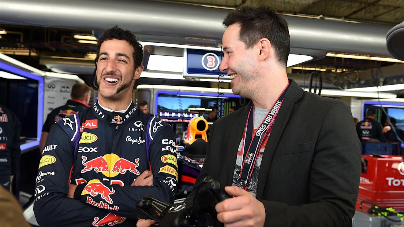 (L to R): Daniel Ricciardo (AUS) Red Bull Racing and Keanu Reeves (CDN) actor. Formula One World Championship, Rd17, United States Grand Prix, Qualifying, Austin, Texas, USA, Saturday, 1 November 2014