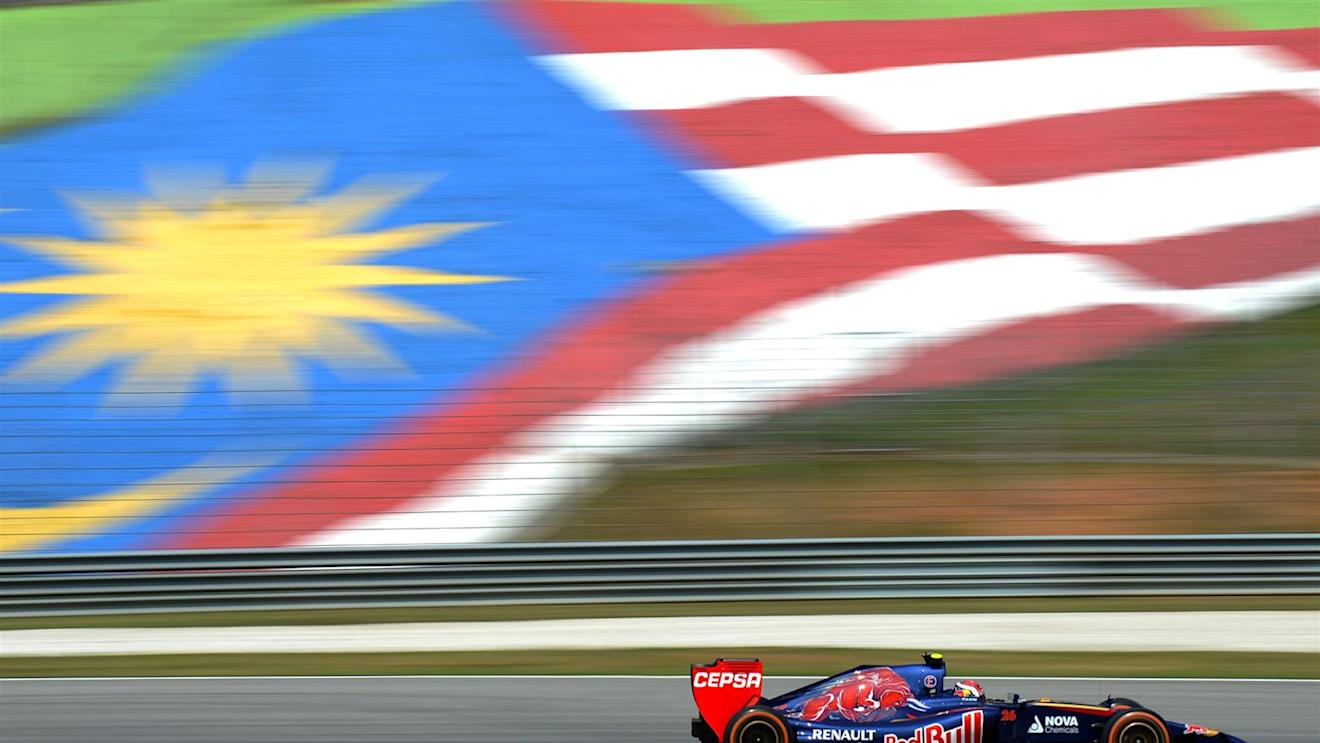 Daniil Kvyat (RUS) Scuderia Toro Rosso STR9. Formula One World Championship, Rd2, Malaysian Grand Prix, Practice, Sepang, Malaysia, Friday, 28 March 2014