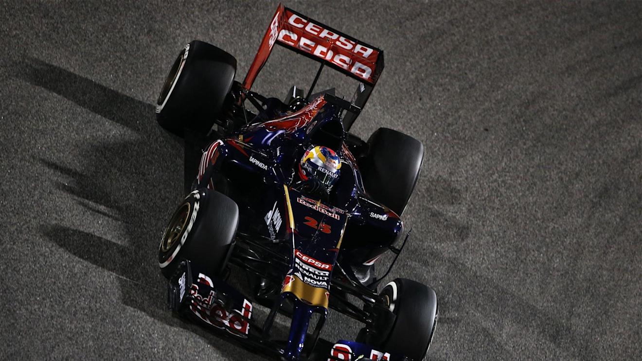Jean-Eric Vergne (FRA) Scuderia Toro Rosso STR9. Formula One World Championship, Rd3, Bahrain Grand Prix, Practice, Bahrain International Circuit, Sakhir, Bahrain, Friday, 4 April 2014