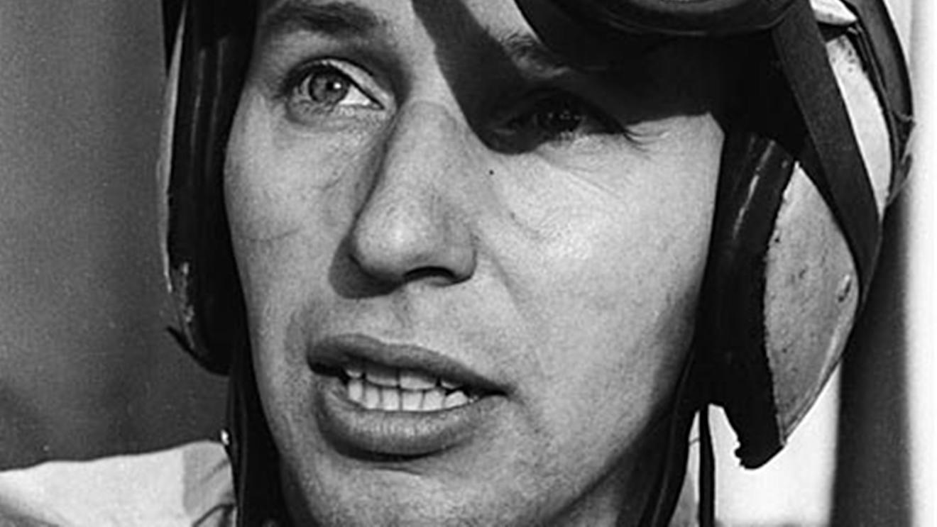 Le Mans, June 1963: John Surtees set fastest lap in the famous 24-hour sportscar race at the wheel of a Ferrari 250P. © Schlegelmilch © No reproduction without permission.