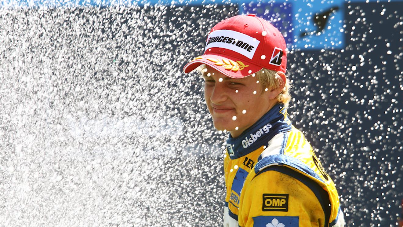 Race winner Marcus Ericsson (SWE) Super Nova Racing celebrates on the podium.
GP2 Series, Rd 4, Race 2, Valencia, Spain, Sunday 27 June 2010.
