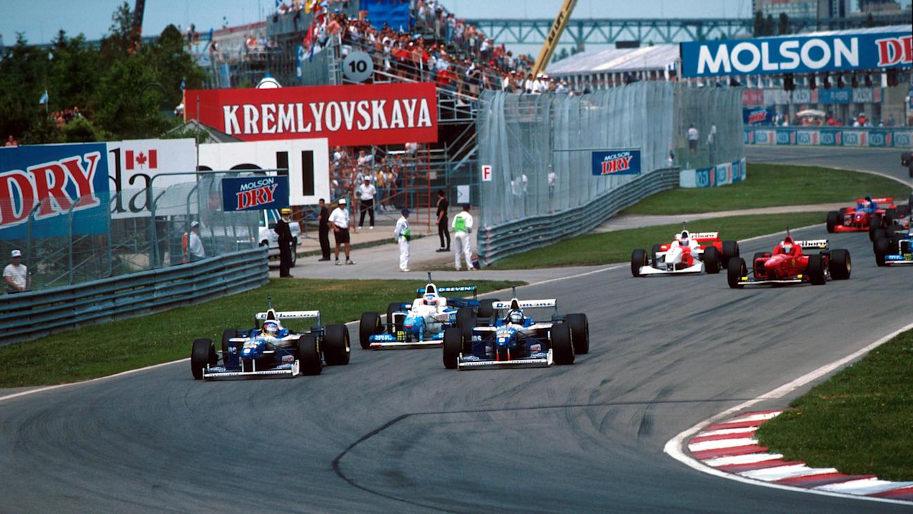 First corner, winner Damon Hill (GBR) Williams FW18 gets the inside line over team mate Jacques Villeneuve (CDN) Williams FW18 at the start of the race.
Canadian Grand Prix, Montreal, 16th June 1996