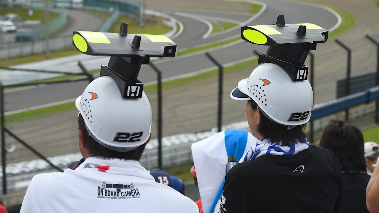 Japanese fans at Suzuka. © Sutton Motorsport Images