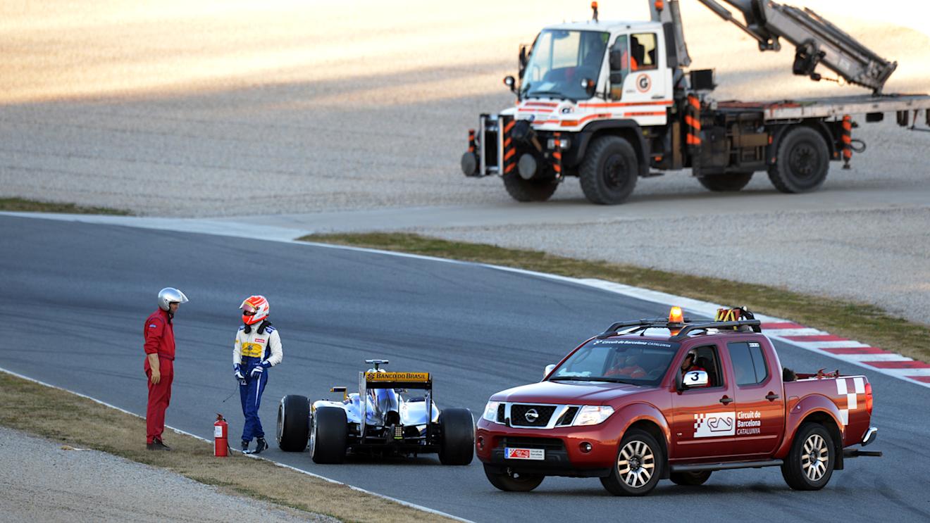 Felipe Nasr, Sauber, stops on track