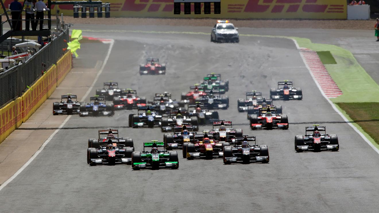 Sergey Sirotkin (RUS) Rapax and /23 battle at the start of the race at GP2 Series, Rd5, Silverstone, Britain, 3-5 July 2015. © Sutton Motorsport Images