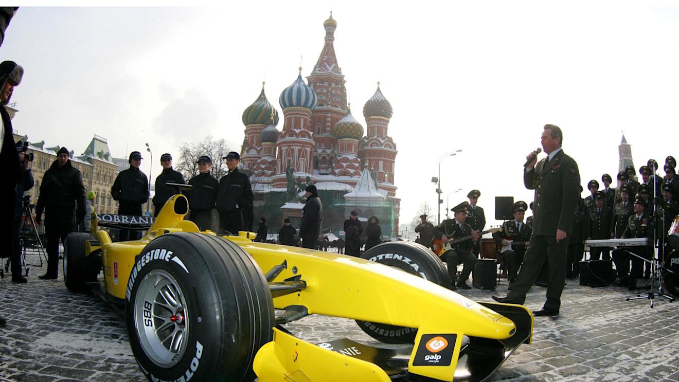 The Jordan EJ15 in Red Square. Jordan Launch, Red Square, Moscow, Russia, 25 February 2005. © Sutton Motorsport Images