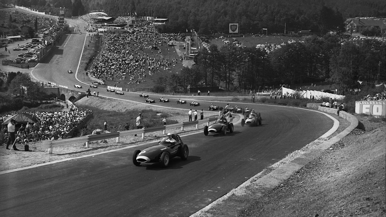 Tony Brooks (Vanwall) 1st position, leads at the start of the race. Spa-Francorchamps, Belgium. 13th - 15th June 1958. © LAT Photographic