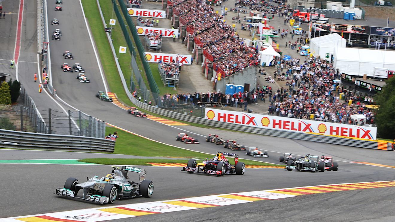 Lewis Hamilton (GBR) Mercedes AMG F1 W04 leads at the start of the race.
2013 Belgian Grand Prix. © Sutton Images