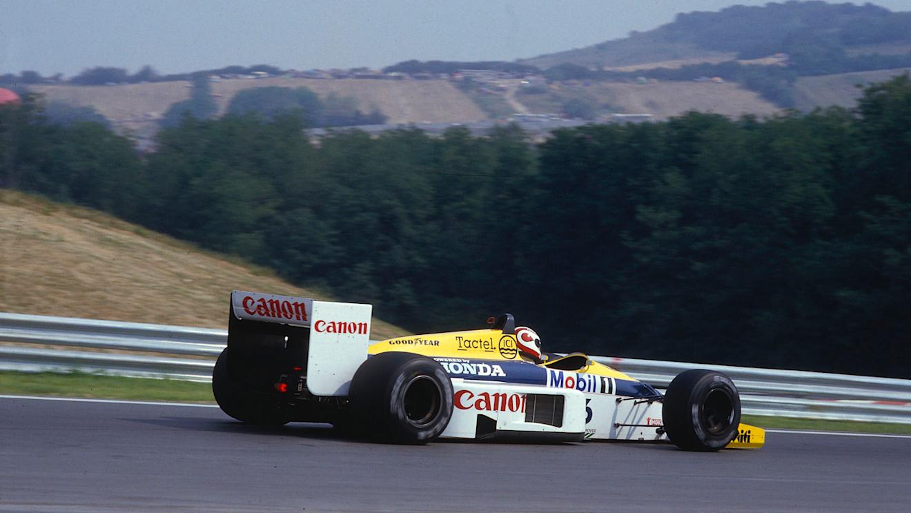 Nelson Piquet (Williams FW11 Honda) 1st position. 1986 Hungarian Grand Prix.
Hungaroring, Hungary. 8-10 August 1986. World Copyright - LAT Photographic