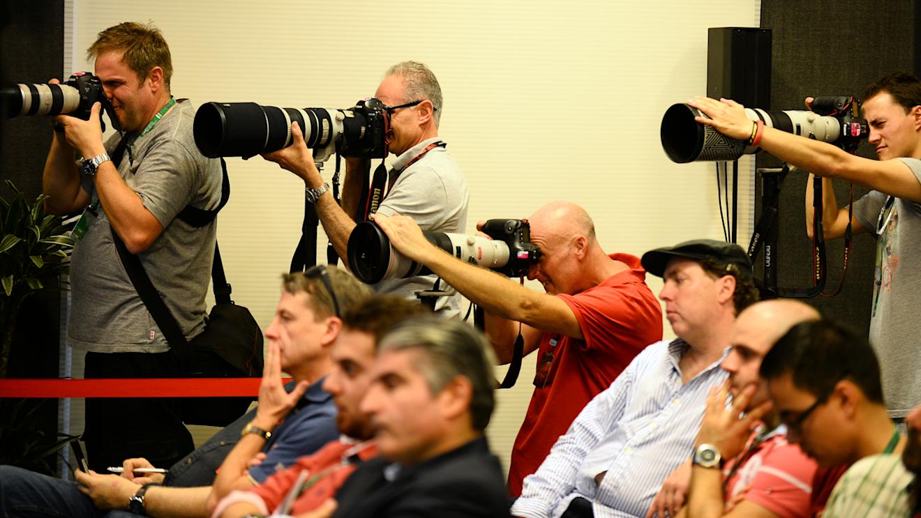 Photographers in the press conference at Formula One World Championship, Rd19, Abu Dhabi Grand Prix, Preparations, Yas Marina Circuit, Abu Dhabi, UAE, Thursday 26 November 2015. © Sutton Motorsport Images