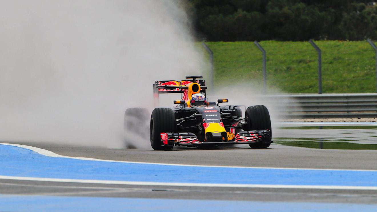 Daniel Ricciardo (AUS) Red Bull Racing RB11 at Pirelli Formula One Wet Test, Day One, Paul Ricard, France, 25 January 2016. © Sutton Motorsport Images
