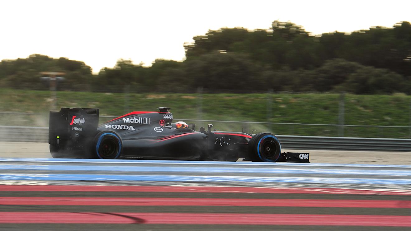 Stoffel Vandoorne (BEL) McLaren MP4-30 at Pirelli Formula One Wet Test, Day One, Paul Ricard, France, 25 January 2016. © Sutton Motorsport Images