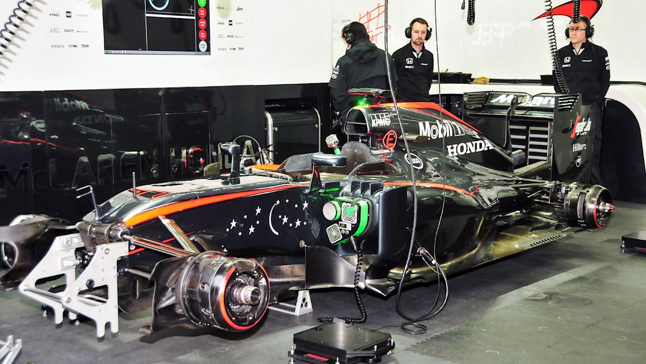 McLaren MP4-30 in the garage at Pirelli Formula One Wet Test, Day One, Paul Ricard, France, 25 January 2016. © Sutton Motorsport Images