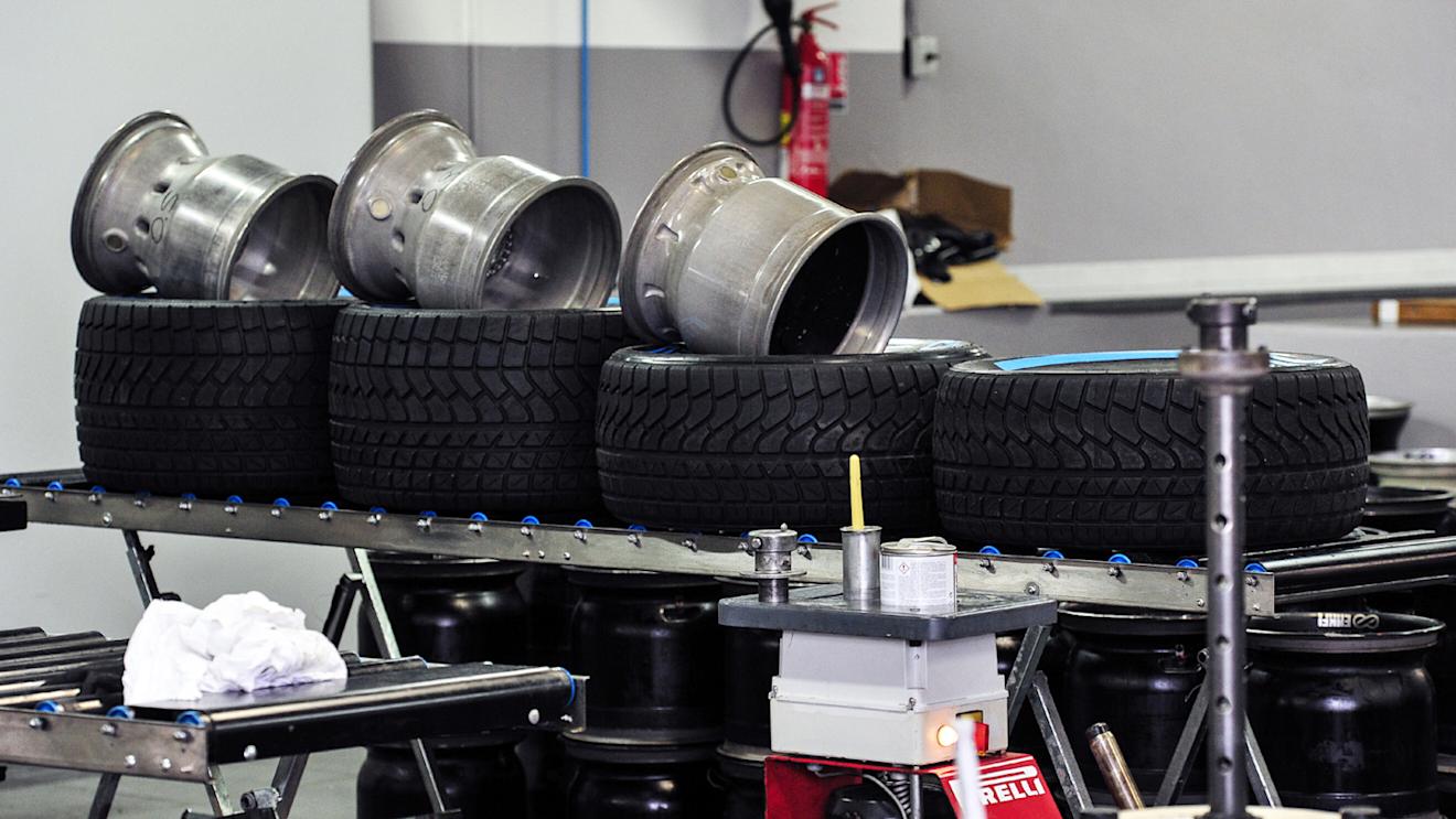Pirelli tyres and wheel rims at Pirelli Formula One Wet Test, Day One, Paul Ricard, France, 25 January 2016. © Sutton Motorsport Images
