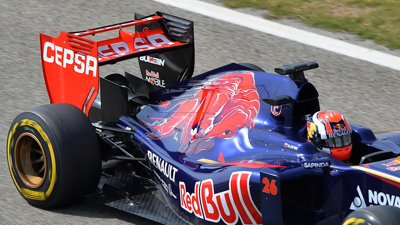 Daniil Kvyat (RUS) Scuderia Toro Rosso STR9 with rear wing DRS open. Formula One Testing, Day One, Bahrain International Circuit, Sakhir, Bahrain, Thursday, 27 February 2014 © Sutton Images. No reproduction without permission