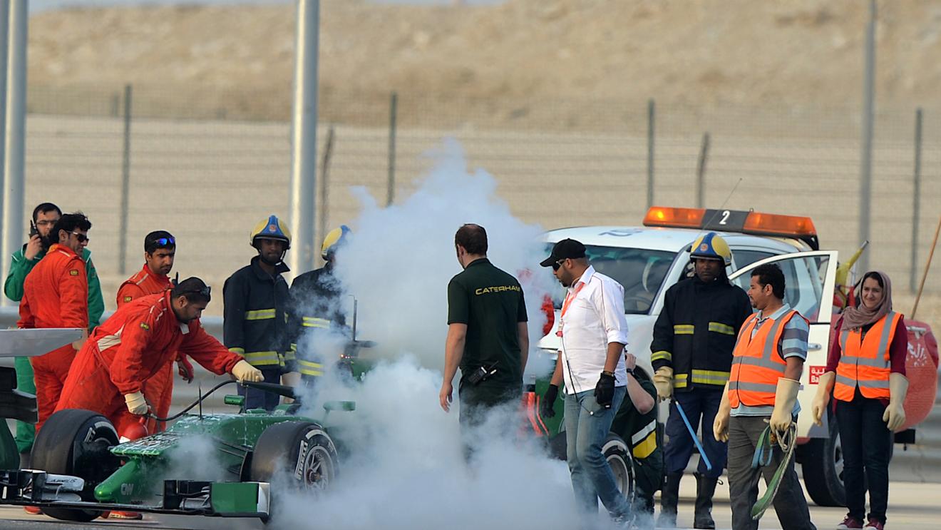 Marcus Ericsson (SWE) Caterham CT05 stops on track. Formula One Testing, Day Two, Bahrain International Circuit, Sakhir, Bahrain, Friday, 28 February 2014 © Sutton Images. No reproduction without permission