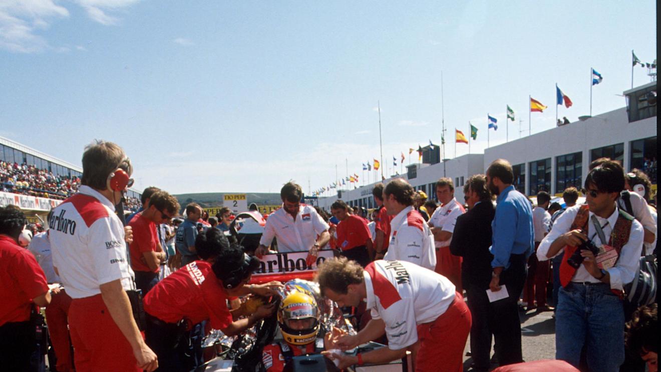 Pole-sitter and race winner Ayrton Senna (BRA) has his McLaren MP4/5 prepared on the grid.
Spanish GP, Jerez, Spain, 1 Oct 1989