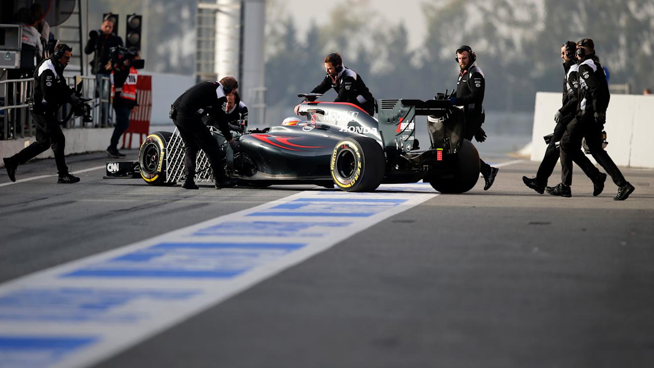 Fernando Alonso (ESP) McLaren MP4-31 at Formula One Testing, Day Two, Barcelona, Spain, Tuesday 23 February 2016. © Sutton Motorsport Images