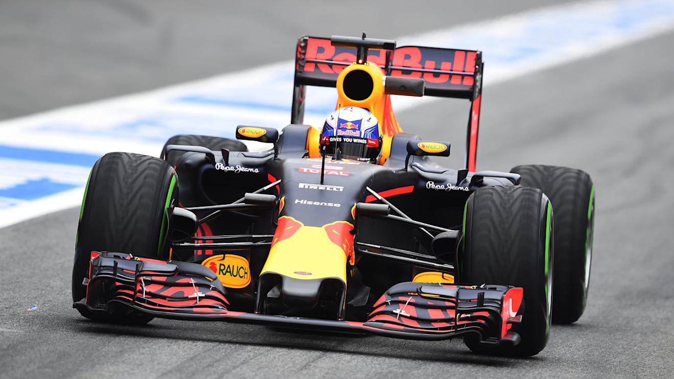 Daniel Ricciardo (AUS) Red Bull Racing RB11 at Formula One Testing, Day One, Barcelona, Spain, Monday 22 February 2016. © Sutton Motorsport Images