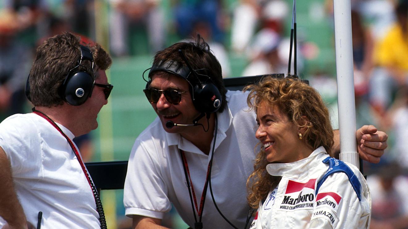Giovanna Amati (ITA) right, with members of the Brabham team.
Mexican GP, Mexico City 22 March 1992. © Sutton Motorsport Images