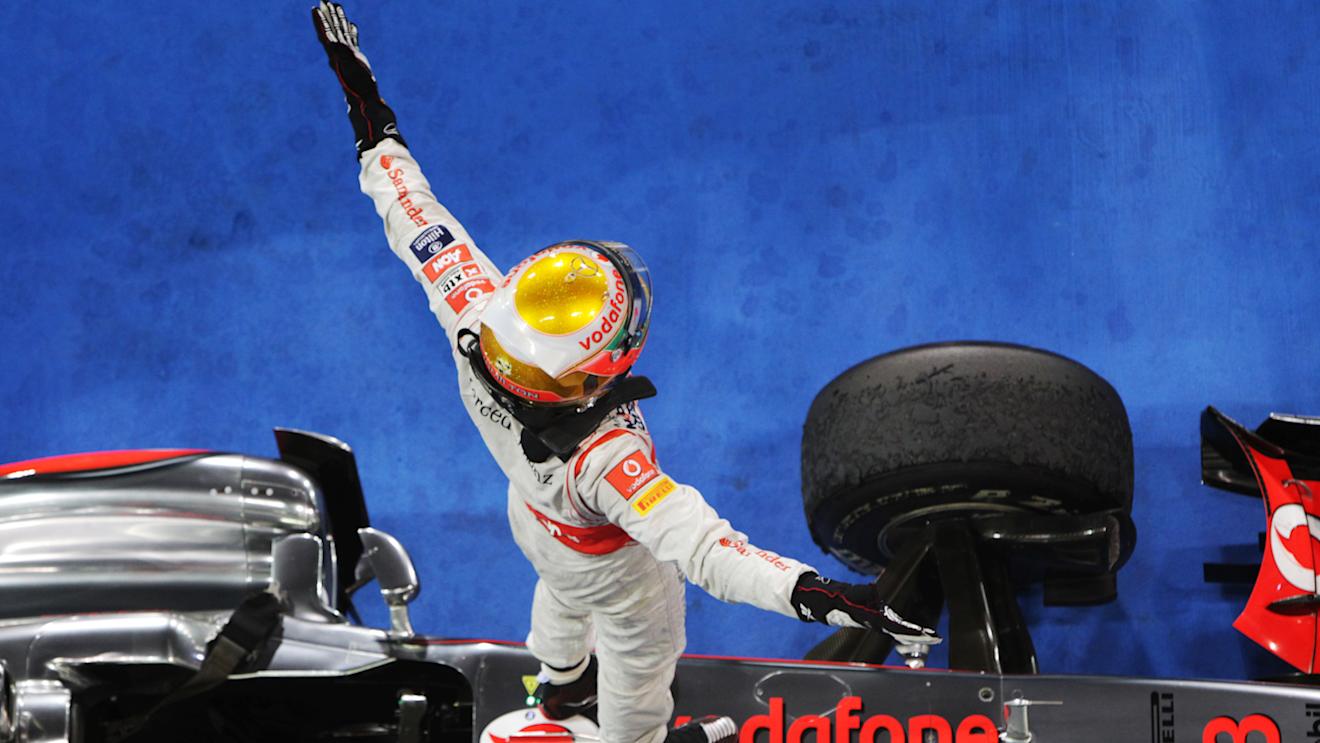 Race winner Lewis Hamilton (GBR) McLaren in parc ferme. Formula One World Championship, Rd 18, Abu Dhabi Grand Prix, Race, Yas Marina Circuit, Abu Dhabi, UAE, Sunday, 13 November 2011 