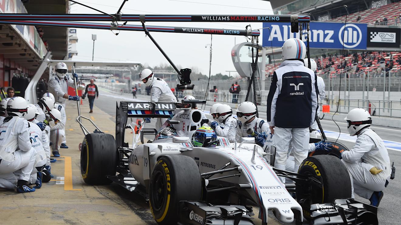 Williams' Felipe Massa makes a pit stop, Barcelona test
