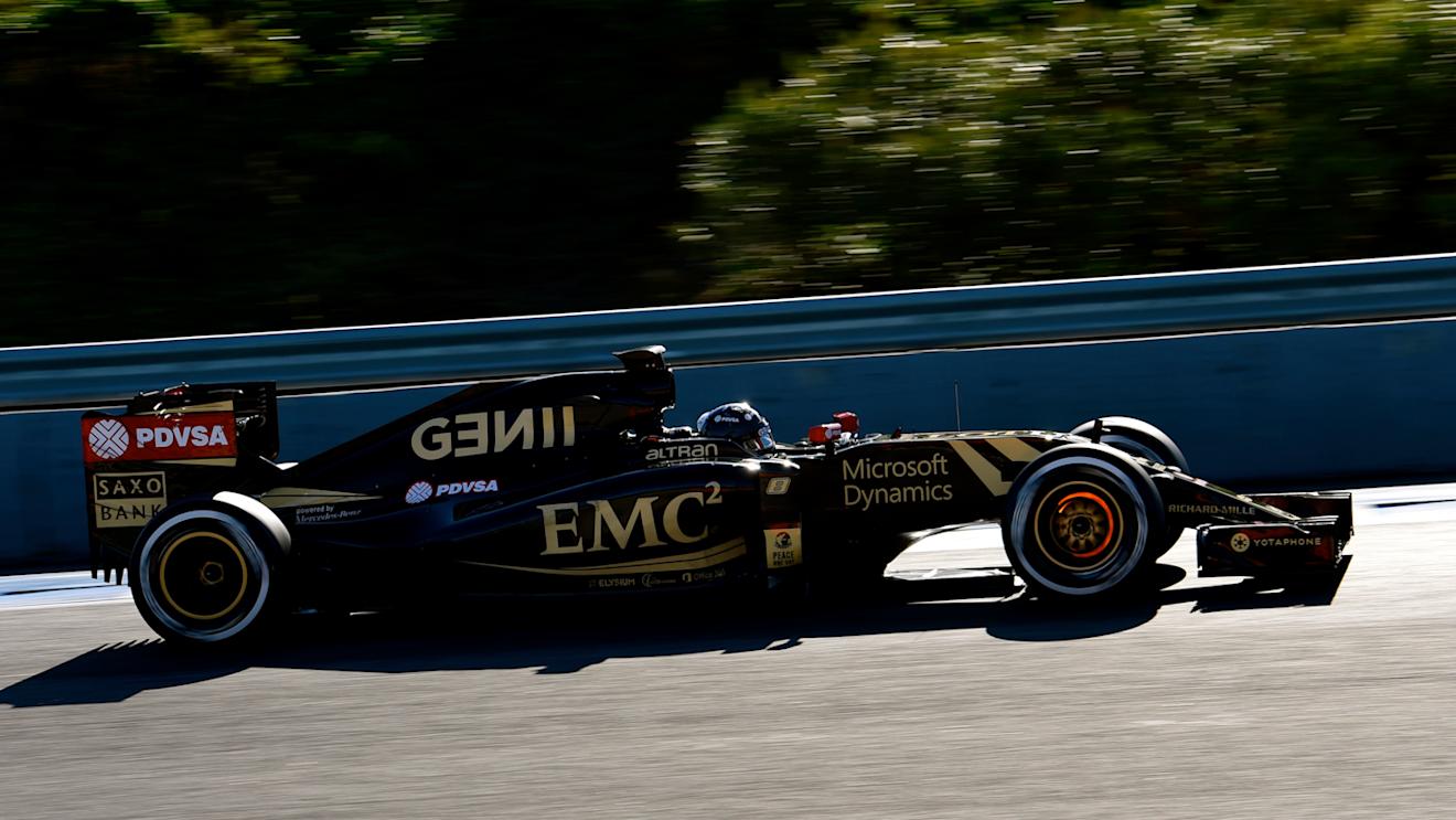 Romain Grosjean (FRA) Lotus E23 Hybrid with glowing front brake discs at Formula One Testing, Day Four, Jerez, Spain, 4 February 2015.