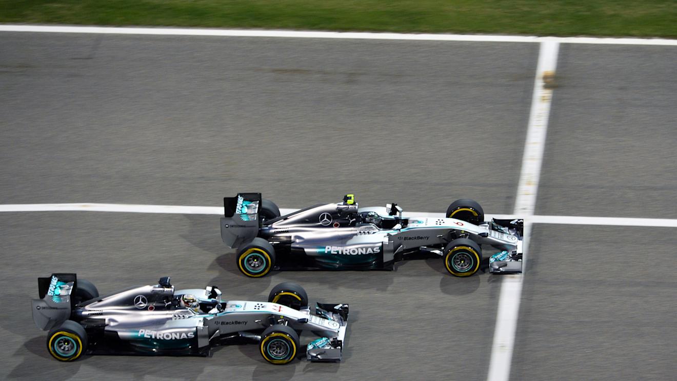 Lewis Hamilton (GBR) Mercedes AMG F1 W05 and Nico Rosberg (GER) Mercedes AMG F1 W05 battle.
Formula One World Championship, Rd3, Bahrain Grand Prix, Race, Bahrain International Circuit, Sakhir, Bahrain, Sunday 6 April 2014. © Sutton Motorsport Images