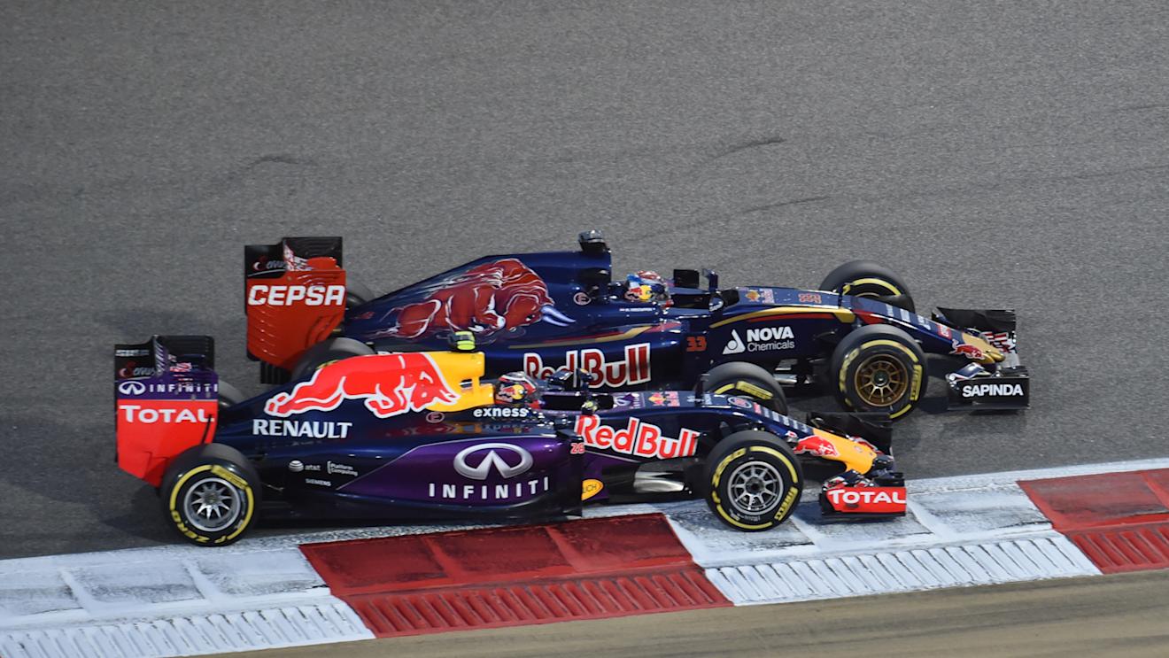 Max Verstappen (NDL) Scuderia Toro Rosso STR10 and Daniil Kvyat (RUS) Red Bull Racing RB11 at Formula One World Championship, Rd4, Bahrain Grand Prix Race, Bahrain International Circuit, Sakhir, Bahrain, Sunday 19  April 2015. © Sutton Motorsport Images