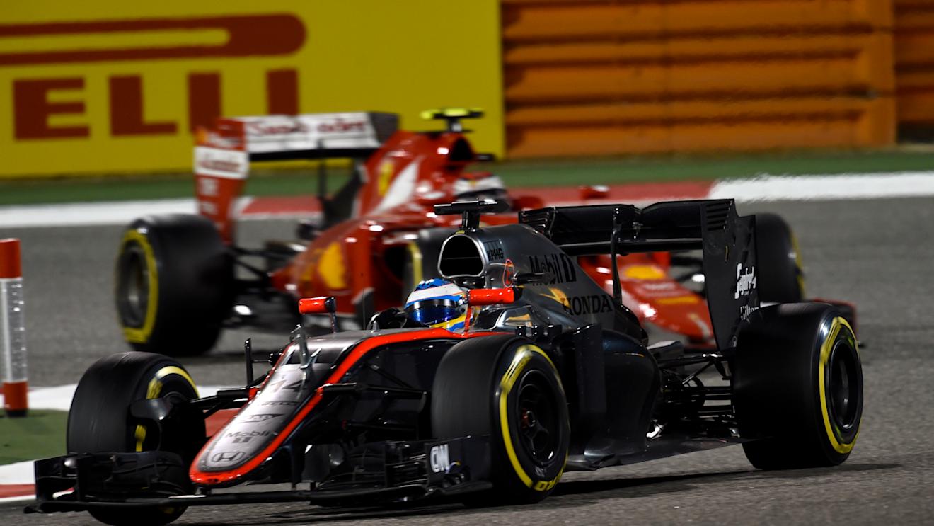 Fernando Alonso (ESP) McLaren MP4-30 at Formula One World Championship, Rd4, Bahrain Grand Prix Race, Bahrain International Circuit, Sakhir, Bahrain, Sunday 19  April 2015. © Sutton Motorsport Images