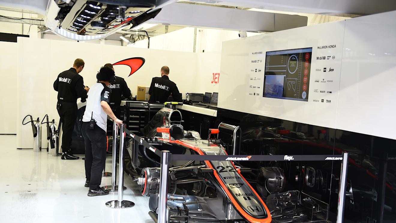 at Formula One World Championship, Rd4, Bahrain Grand Prix Race, Bahrain International Circuit, Sakhir, Bahrain, Sunday 19  April 2015. © Sutton Motorsport Images