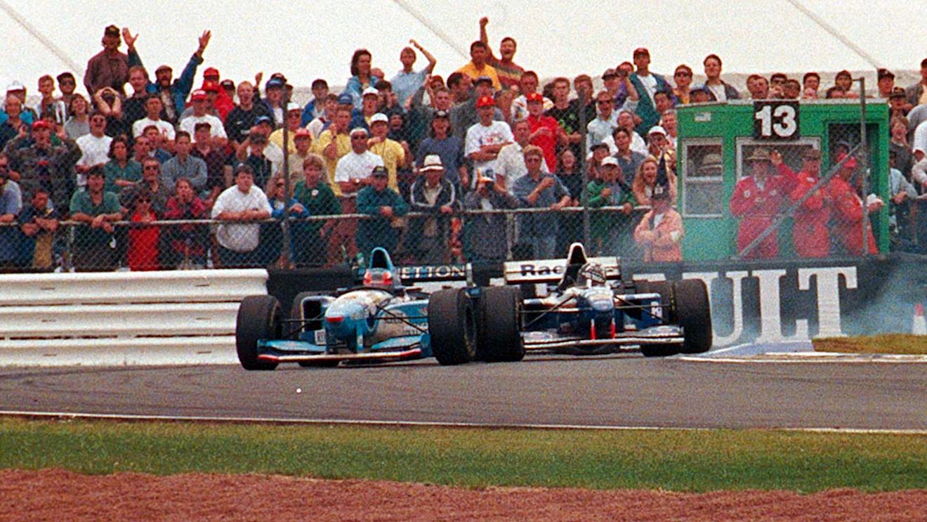 Damon Hill (Williams FW17 Renault) and Michael Schumacher (Benetton B195 Renault) collide on lap 46 at Silverstone. ©Sutton Motorsport Images